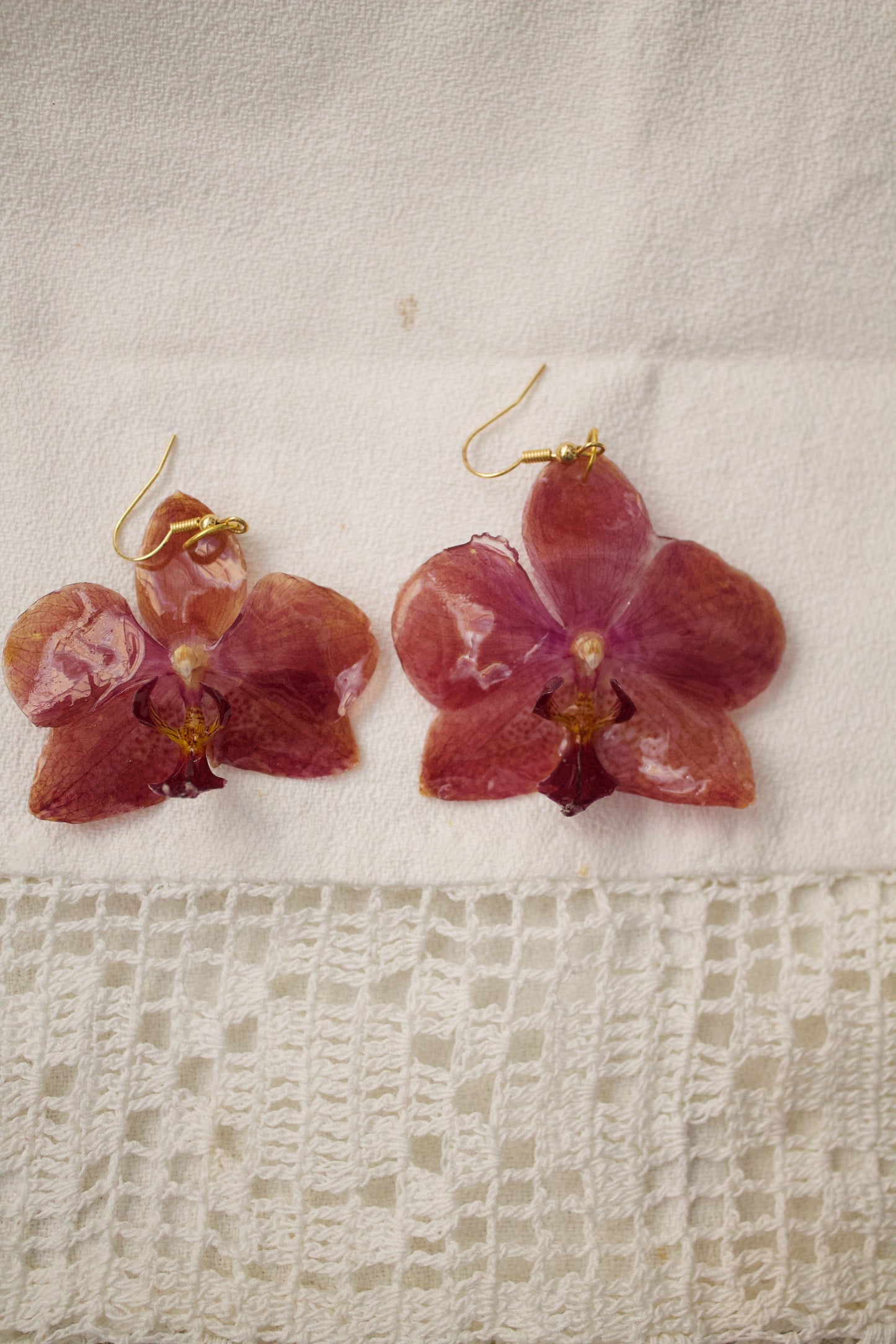 Perfect Plum Orquídea Earrings Pair Oro 4