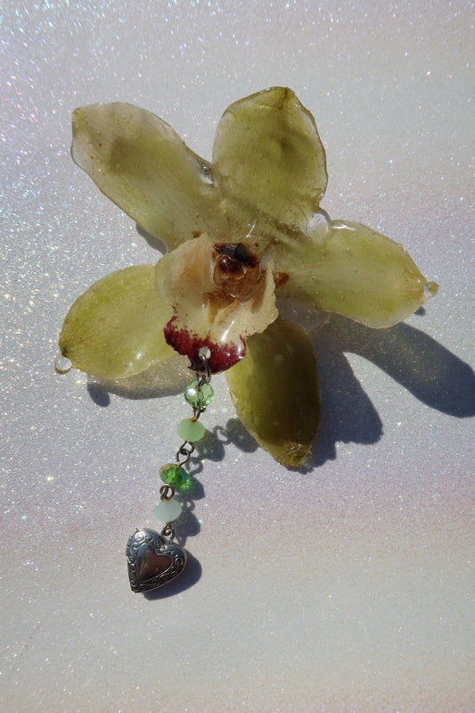 Julizza Orchid Hair Clip
