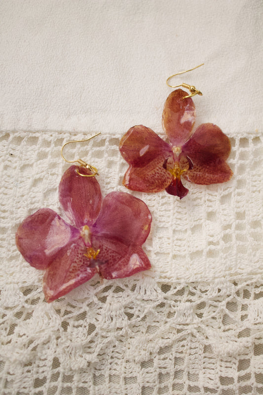 Perfect Plum Orquídea Earrings Pair Oro 1